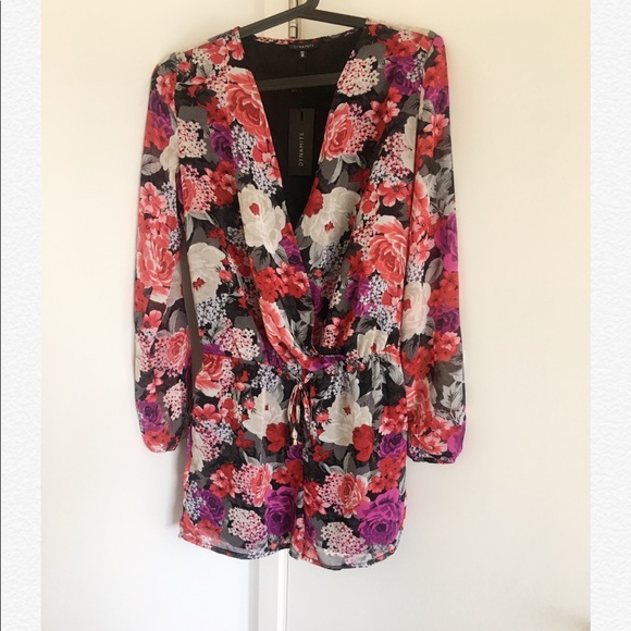 Dynamite Other - New flower romper- size small